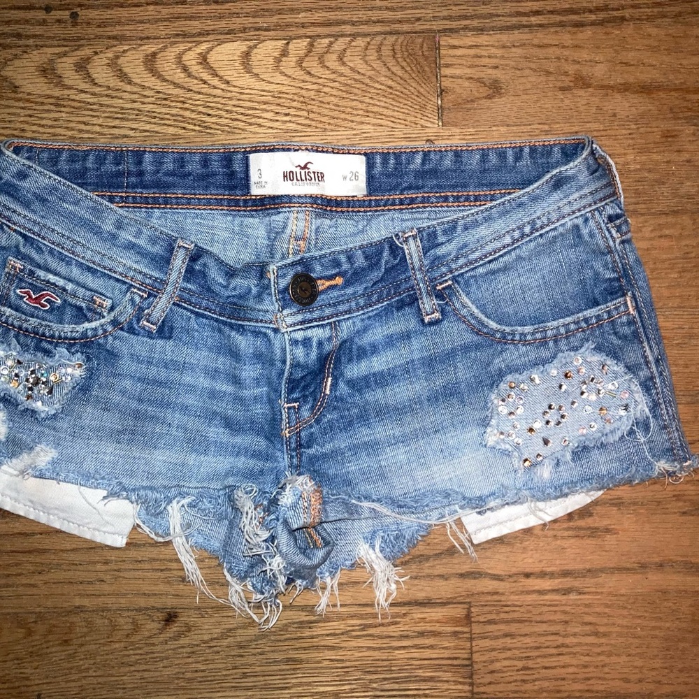 Hollister size 3